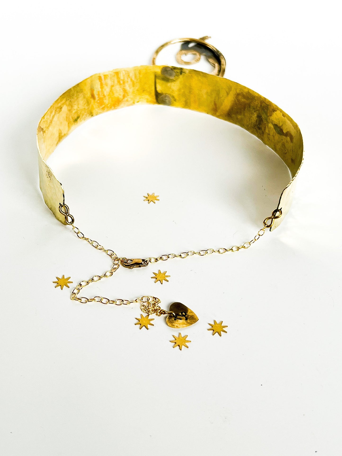 Capricorn Malachite Brass Hammered Choker Collar with Adjustable Chain