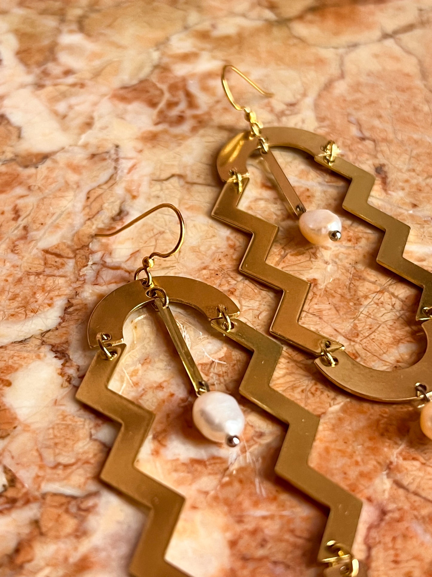 Brass Zig-Zag Lightly Pink Pearl Earrings