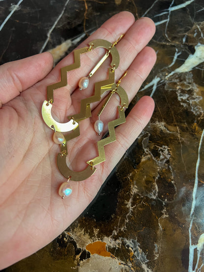 Brass Zig-Zag Lightly Pink Pearl Earrings